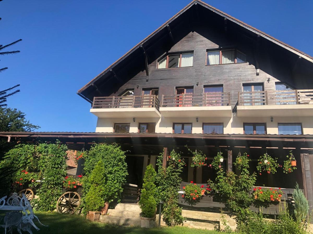 Hotel Boutique Garden Resort By Brancoveanu Моечу де Жос Екстериор снимка